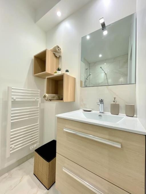 Hyper Centre Appartement Cosy Wifi Rodez Bagian luar foto